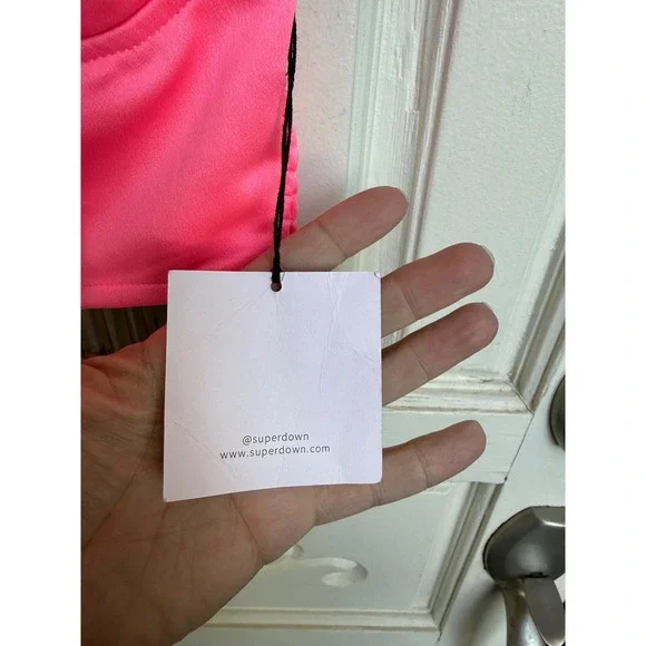 Superdown Revolve Neon Pink Bustier Crop Top Smocked Back V-Notch Size XS New - Picture 6 of 9